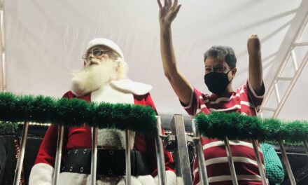 Carlin vai com Carreta do Papai Noel nas Praças